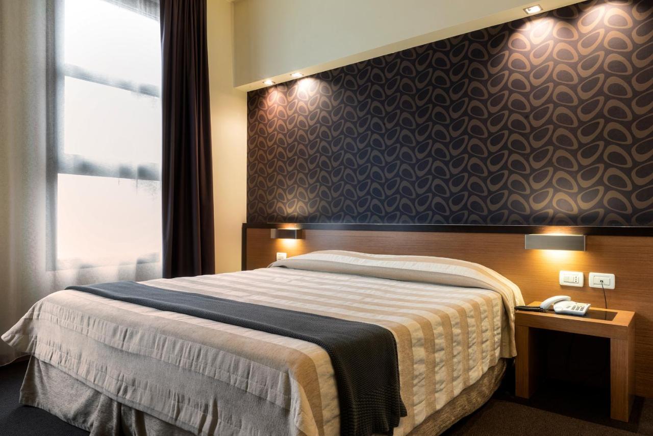 Hc3 Hotel Болоня Екстериор снимка