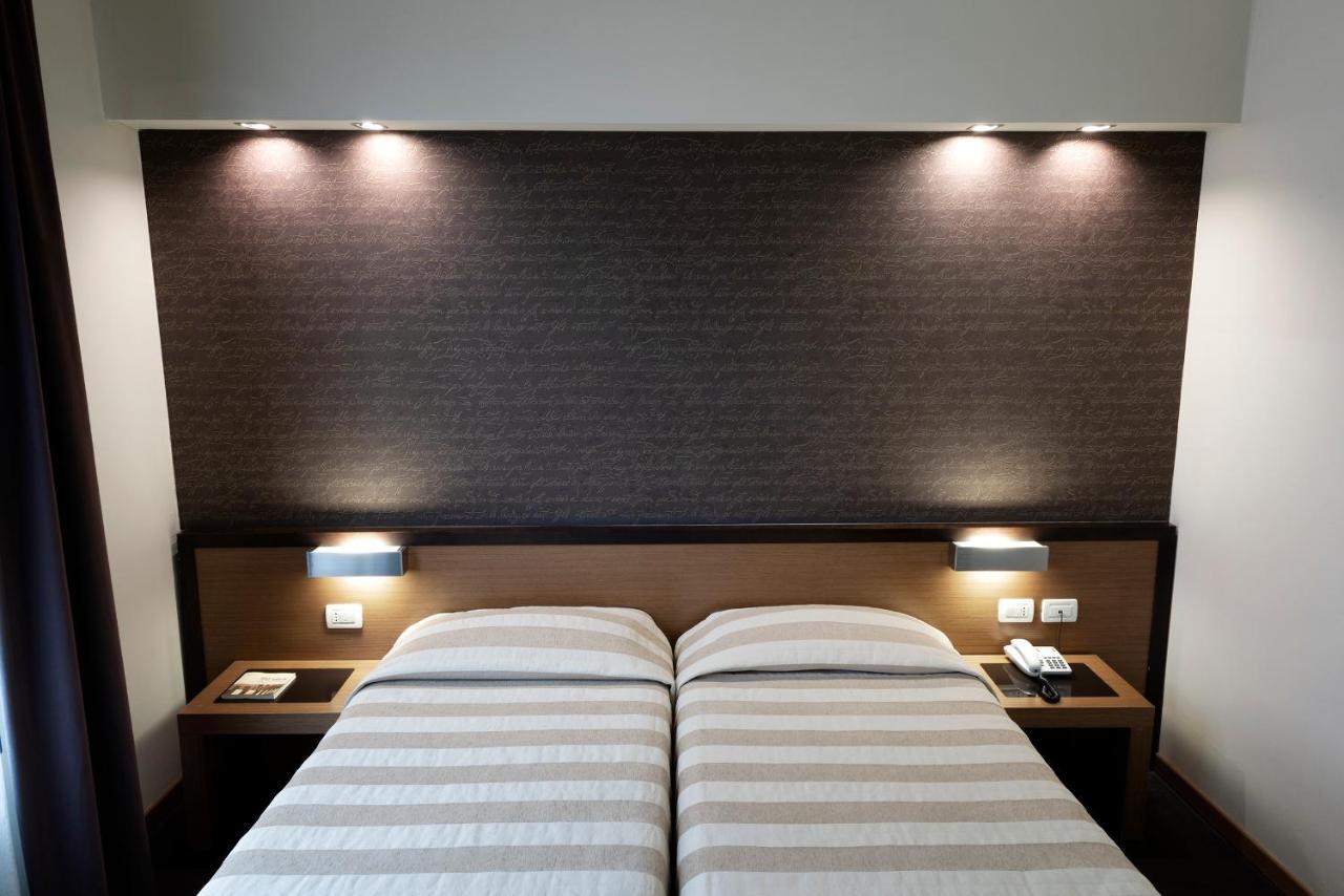 Hc3 Hotel Болоня Екстериор снимка