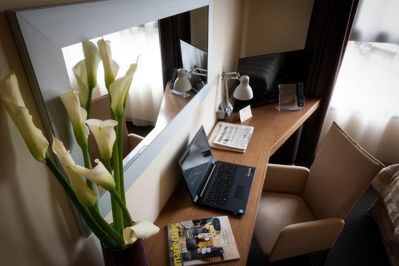 Hc3 Hotel Болоня Екстериор снимка